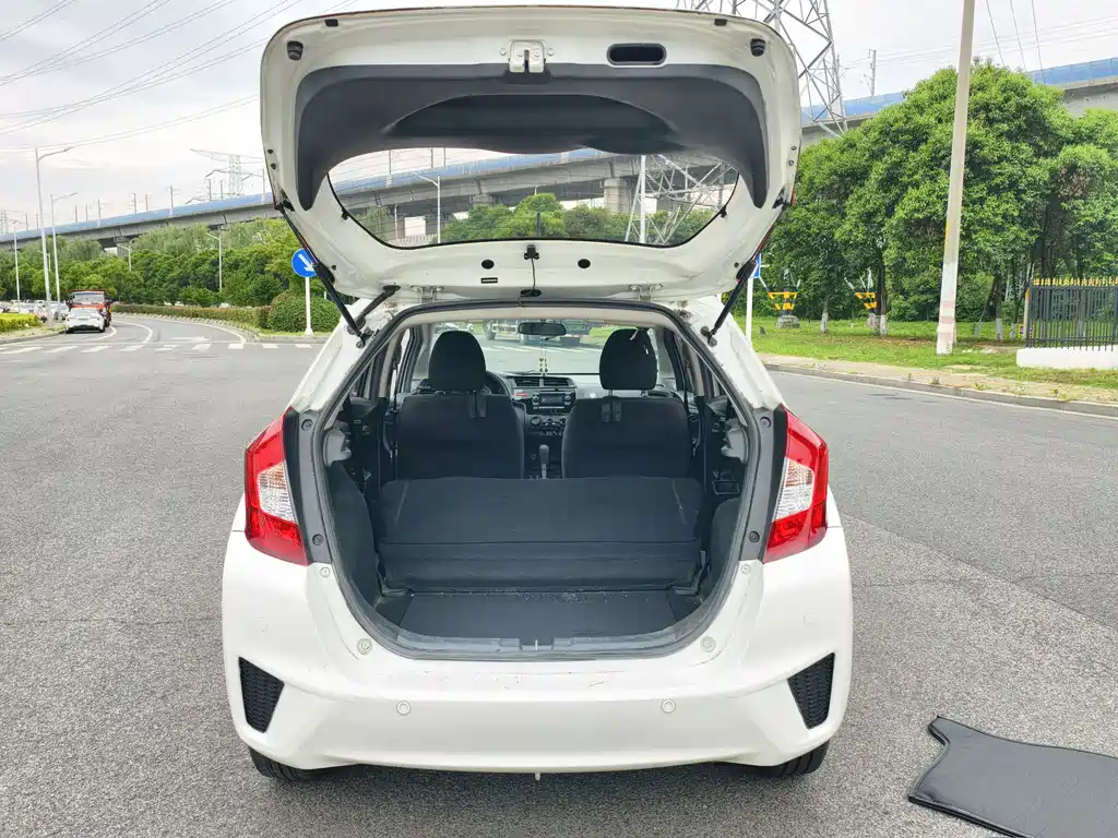 Honda Fit 2016 1.5L LXS CVT Comfort Sunroof Edition