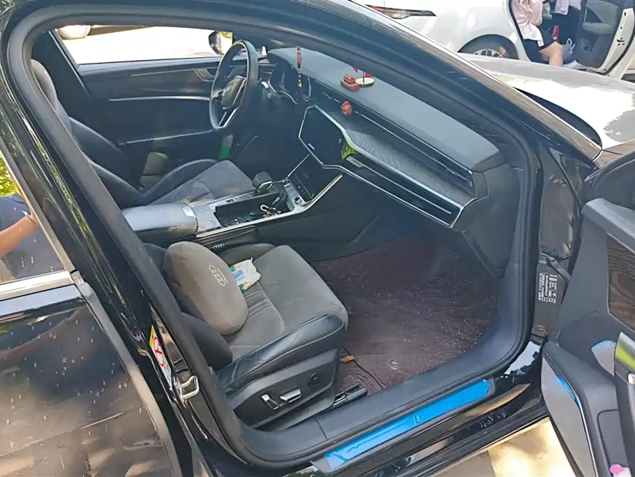 Audi A6L 2023 45 TFSI臻选动感型
