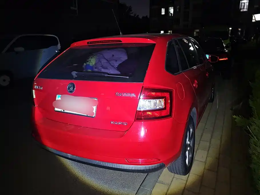 Skoda Rapid Spaceback 2014 1.6L Automatic Yuexiang Edition