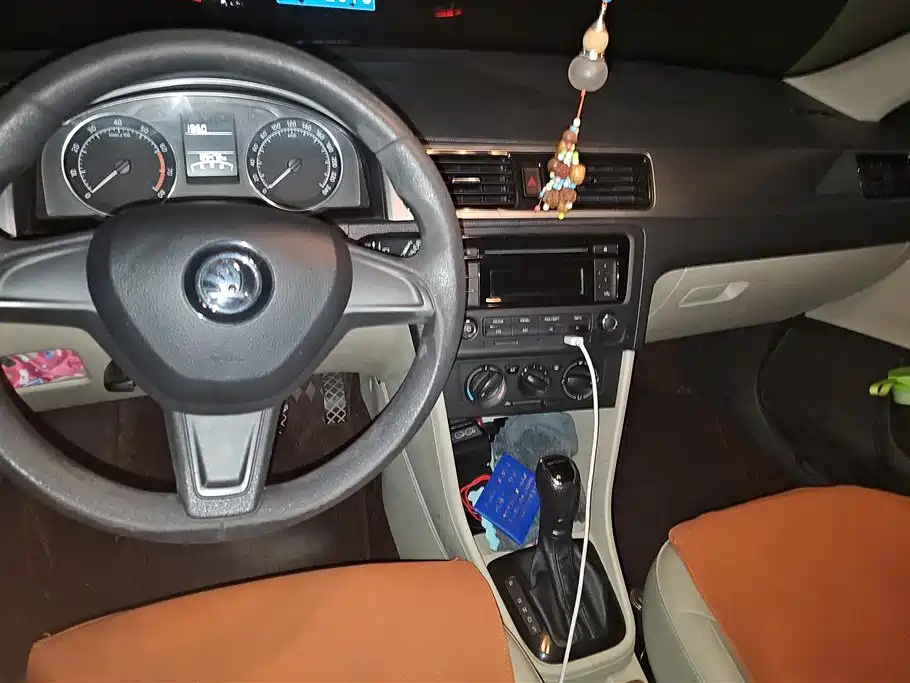 Skoda Rapid Spaceback 2014 1.6L Automatic Yuexiang Edition