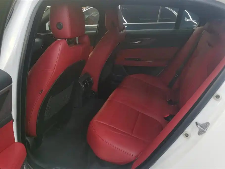 Jaguar XEL 2021 2.0T 250PS R-Dynamic S