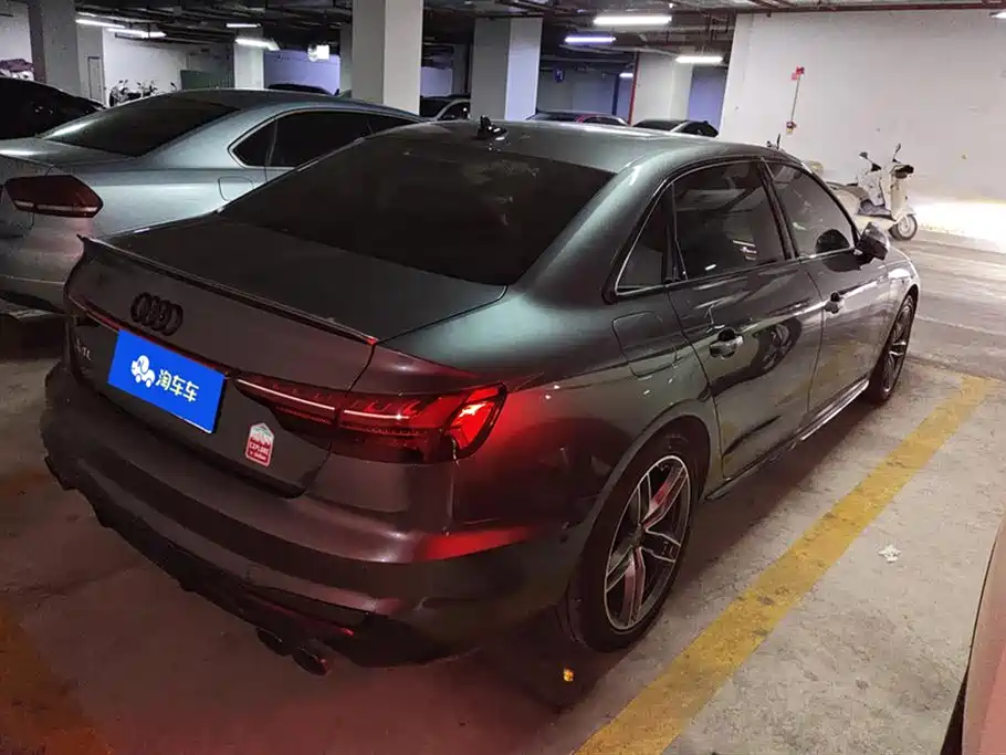 Audi A4L 2020 40 TFSI Luxury Dynamic